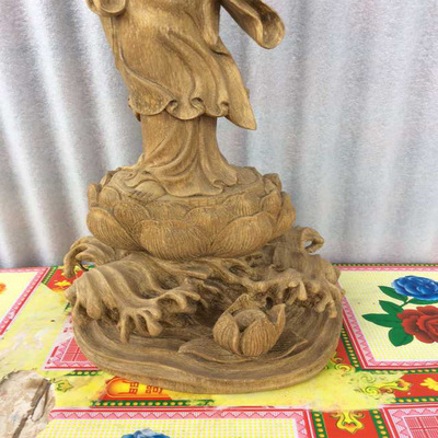匠心独运，禅意盎然——海南沉香木莲花观音根雕批发